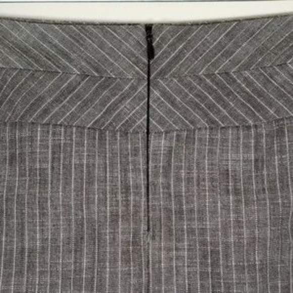 ❌SOLD❌B. WEAR gray with white pinstripe skirt size 9 - Picture 5 of 7
